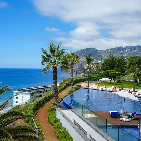 Lexus Avenue - Infinity Pool By Lovelystay * Funchal (Madeira)