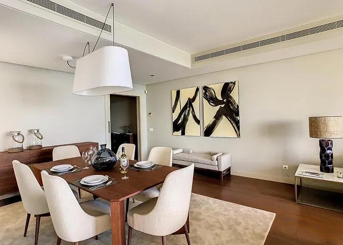 Lexus Avenue By Lovelystay Apartament